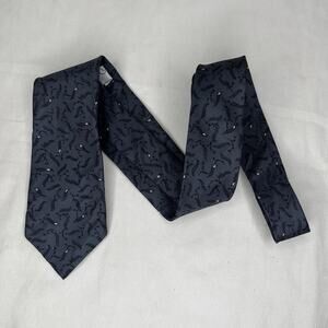 Vintage Oscar De La Renta Necktie, 100% silk, made in Canada, paisley print.